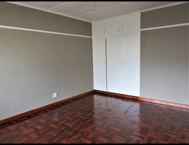 2 BEDROOM APARTMENT TO LET IN STRAND NORTH